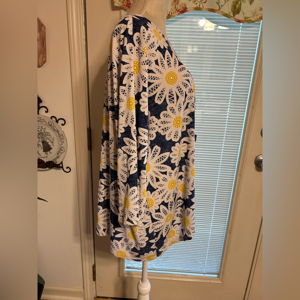 Blouse #6016 - Picture 3 of 5